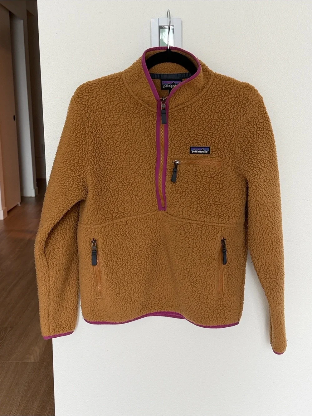 Patagonia Women's Retro Pile Marsupial - Nest Brown w/Amaranth Pink - Picture 2 of 4
